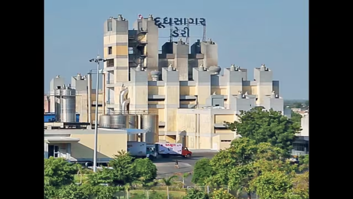 Dudhsagar Dairy Raises Milk Procurement Price to Rs 855 Per Kg Fat