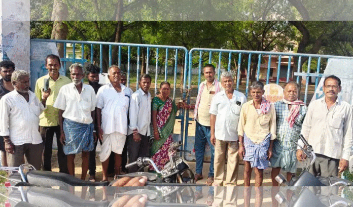 Dairy farmers demanded payment of milk bills Dairy farmers demanded payment of milk bills